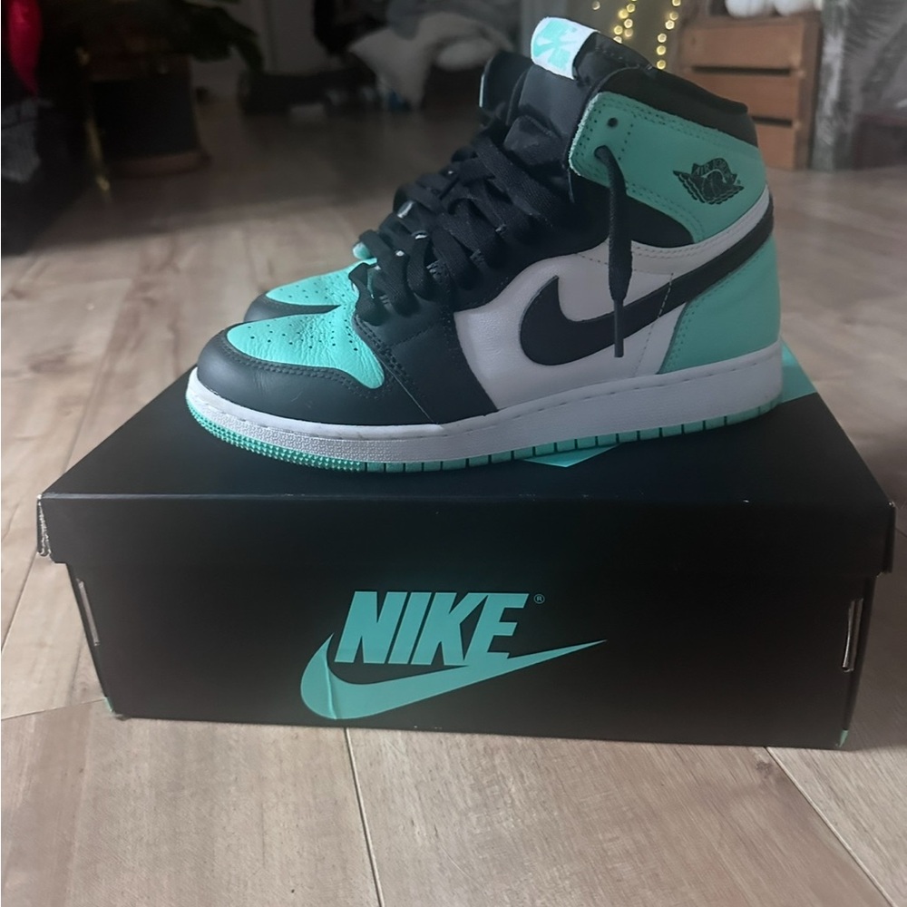 Nike Air Jordan 1 Retro High OG Box - Black and Teal women’s size 7.5